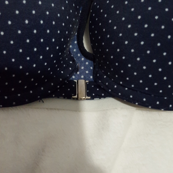 Tommy Hilfiger FRONT CLASP push up bra. - Picture 3 of 5